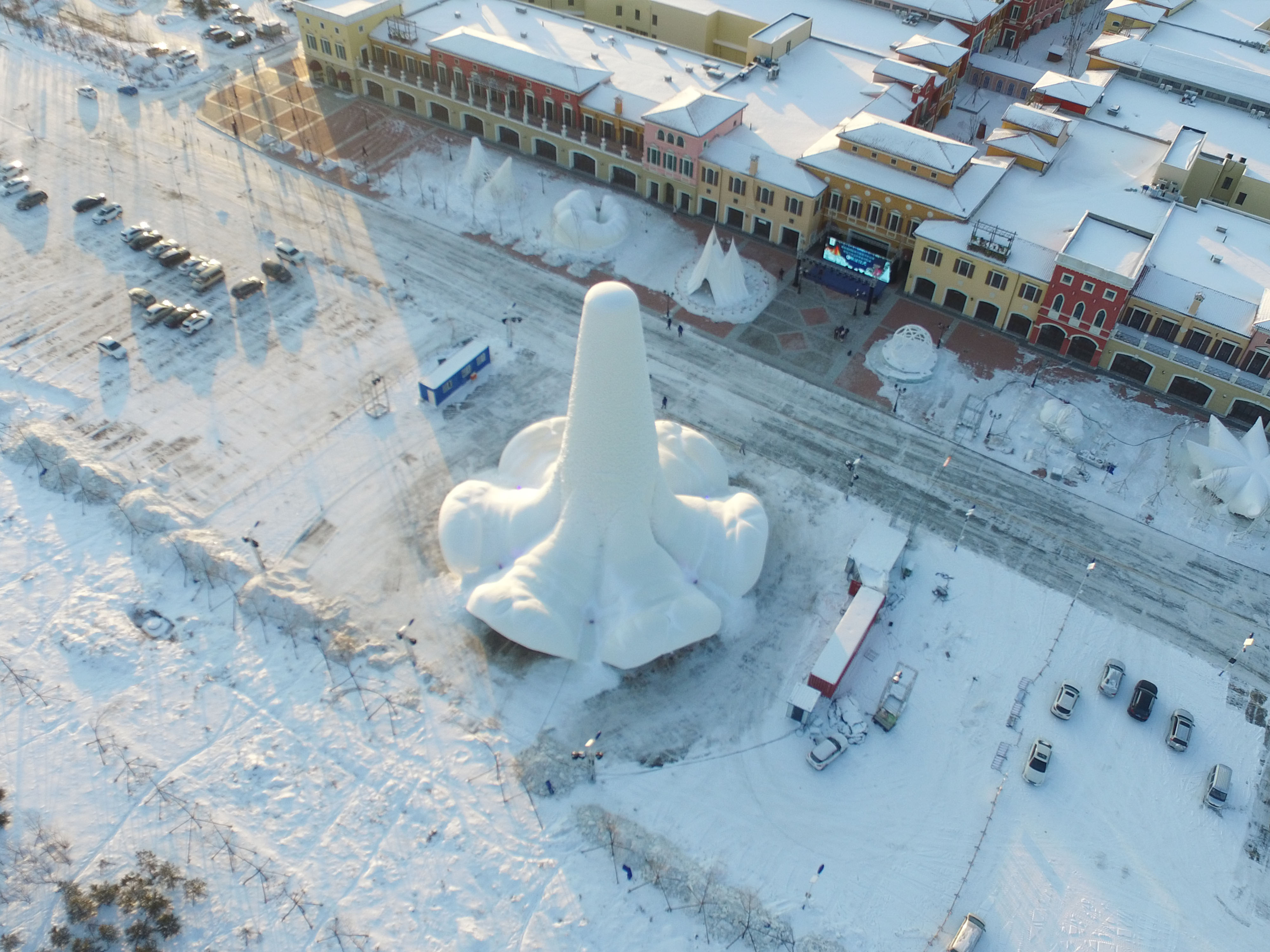 弗拉门戈冰塔，哈尔滨 / 埃因霍芬理工大学冰雪结构研究团队 + 哈尔滨工业大学建筑学院 | 建筑学院